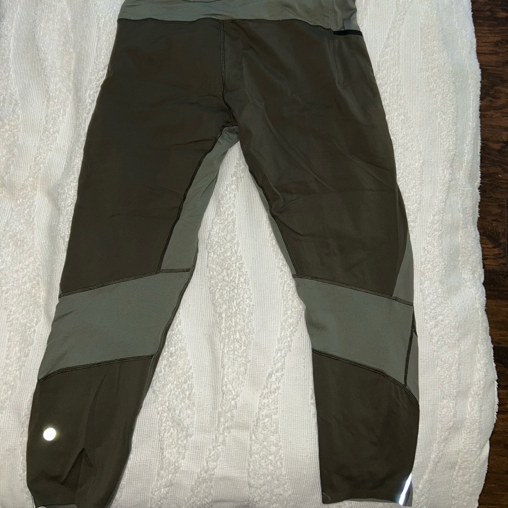 Lululemon Men’s Tights - License to Train- Size Medium - Green